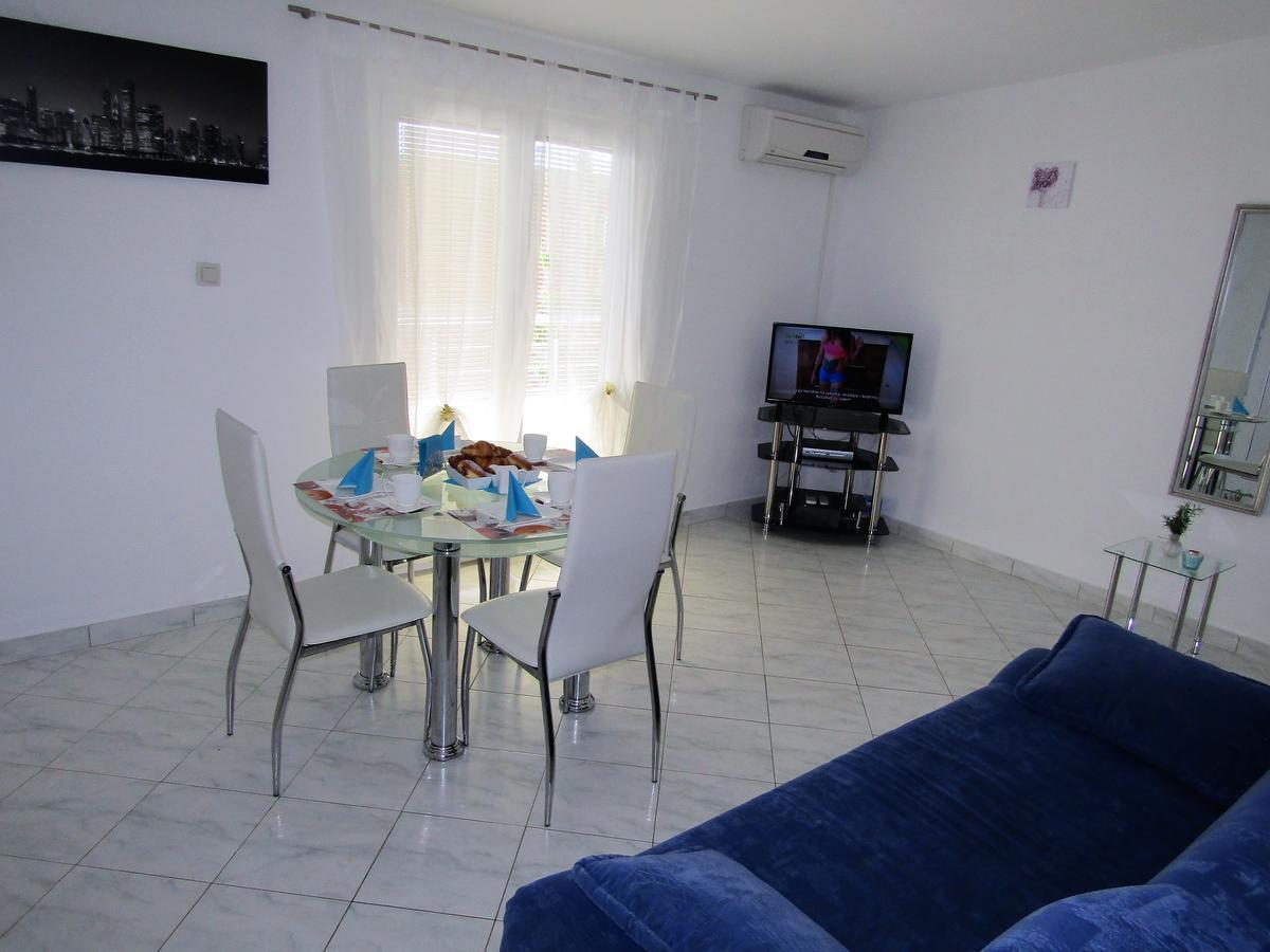 Apartments Kokor Vodice Exteriör bild
