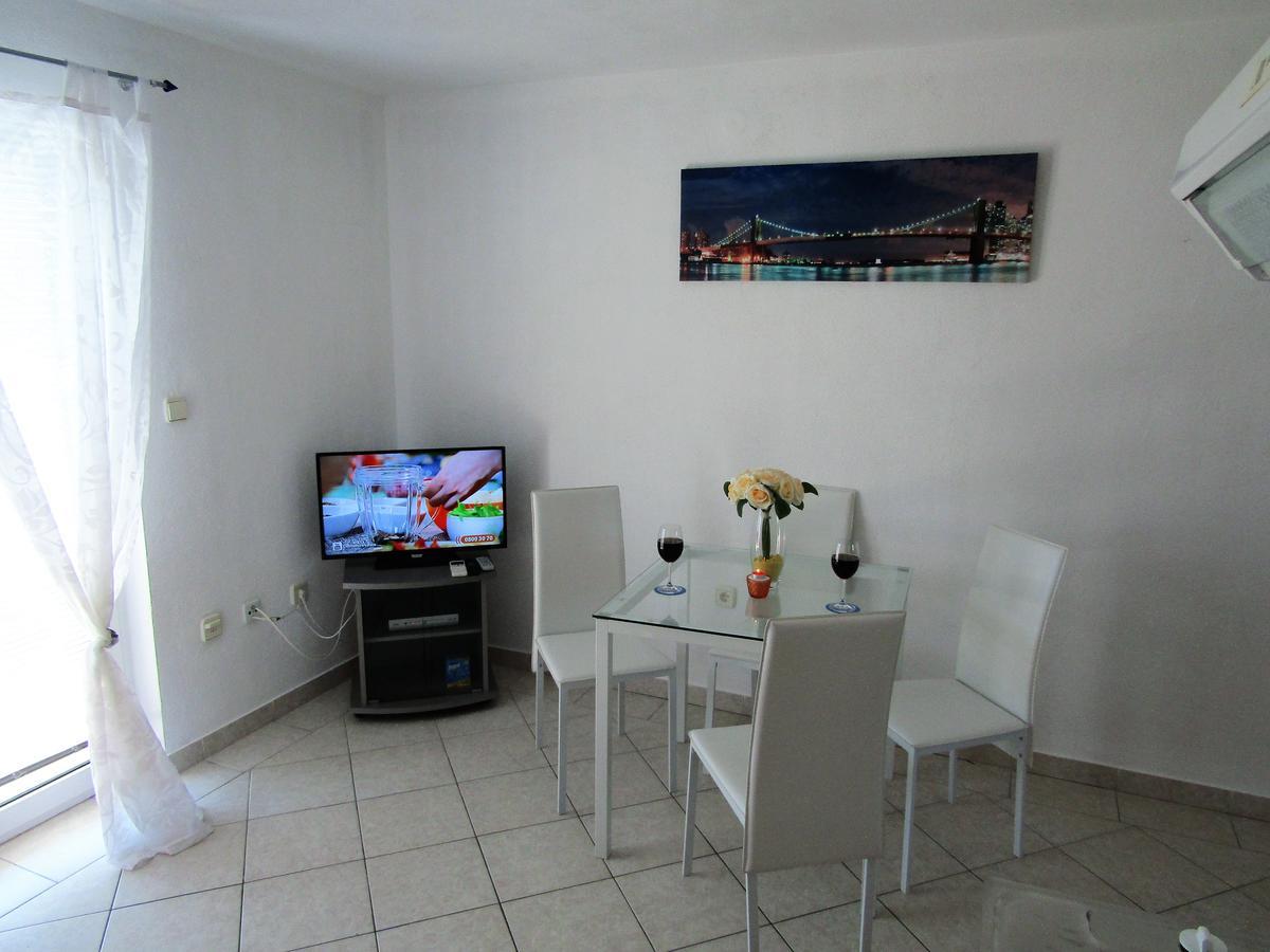 Apartments Kokor Vodice Exteriör bild